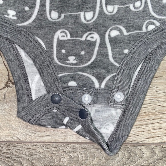 Lamaze Organic Long Sleeve Onesie Bundle 6 Months Gray Bears - Picture 5 of 14